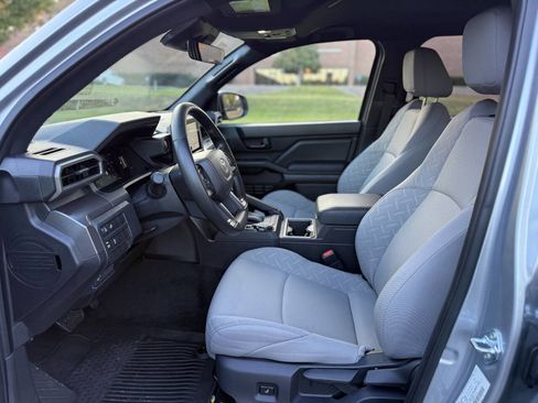 Used 2025 Toyota Tacoma SR5 AWD/4WD image 14