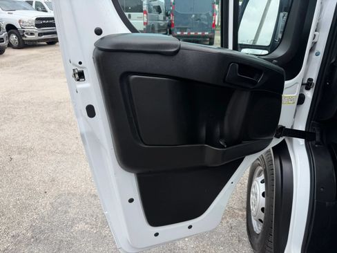 Used 2024 RAM ProMaster 2500 w/ Convenience Group FWD image 6