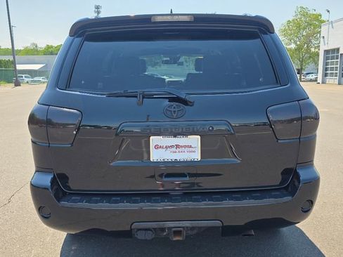 Used 2018 Toyota Sequoia TRD Sport AWD/4WD image 4