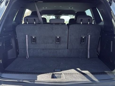 Used 2025 GMC Acadia Elevation image 11
