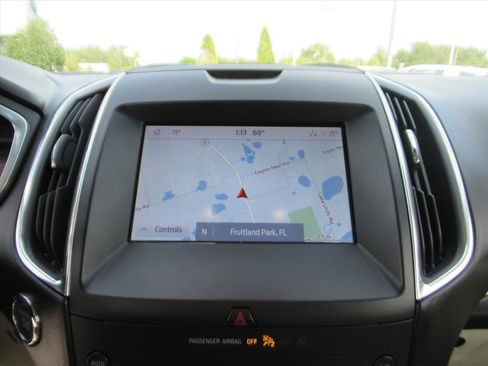 Used 2020 Ford Edge Titanium image 23