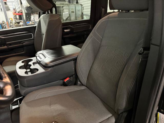 Certified 2024 RAM 2500 Big Horn w/ Night Edition AWD/4WD image 46