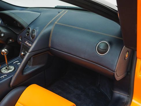 Used 2005 Lamborghini Murcielago Roadster AWD/4WD image 67