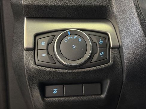 Used 2018 Ford Explorer XLT w/ Equipment Group 202A AWD/4WD image 40