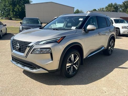 Used 2022 Nissan Rogue Platinum w/ Head-Up Display Package FWD image 2