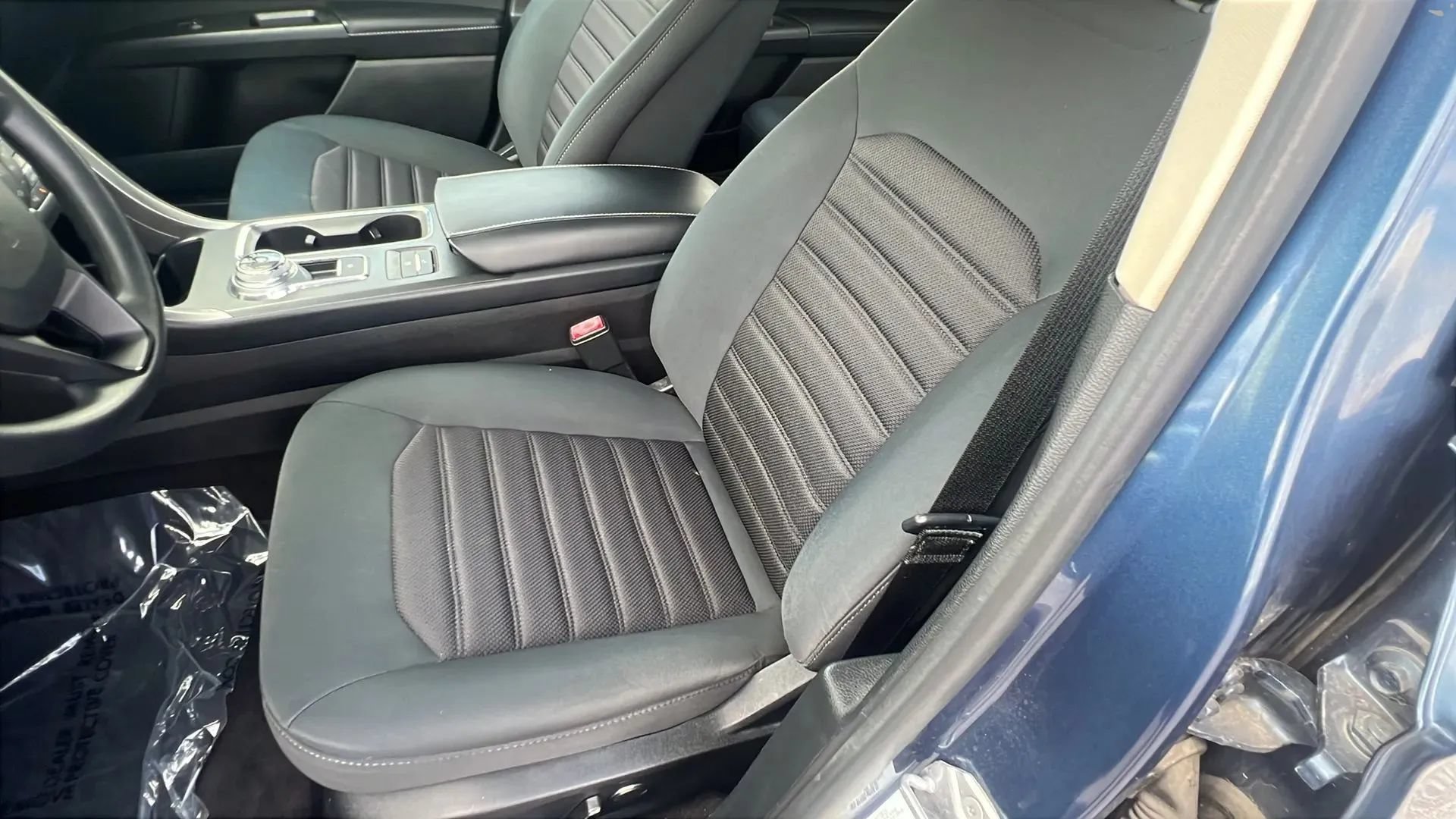 Used 2019 Ford Fusion SE FWD image 18