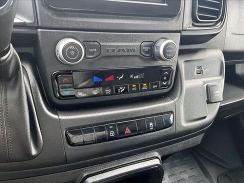 Used 2025 RAM ProMaster 2500 w/ Convenience Group FWD image 26