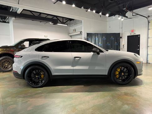 Used 2024 Porsche Cayenne Turbo GT AWD/4WD image 10