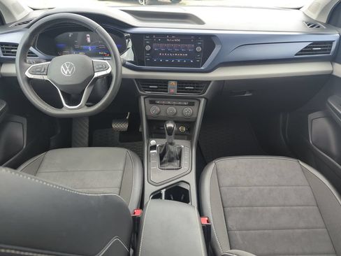 Certified 2022 Volkswagen Taos SE FWD image 15