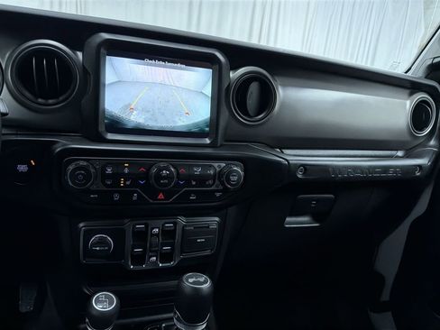 Used 2022 Jeep Wrangler Unlimited Sport image 23