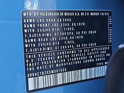 Certified 2025 Volkswagen Taos SEL image 30