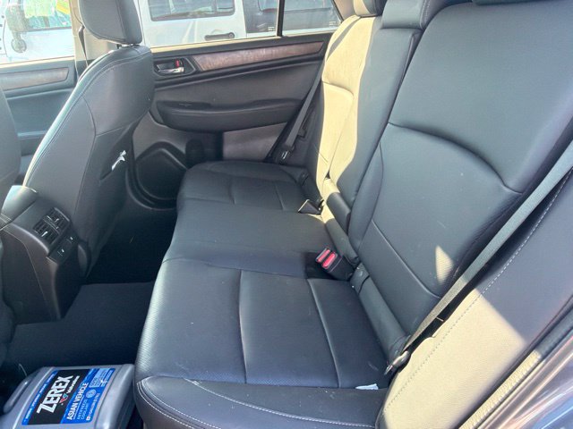 Used 2016 Subaru Outback 2.5i Limited AWD/4WD image 8