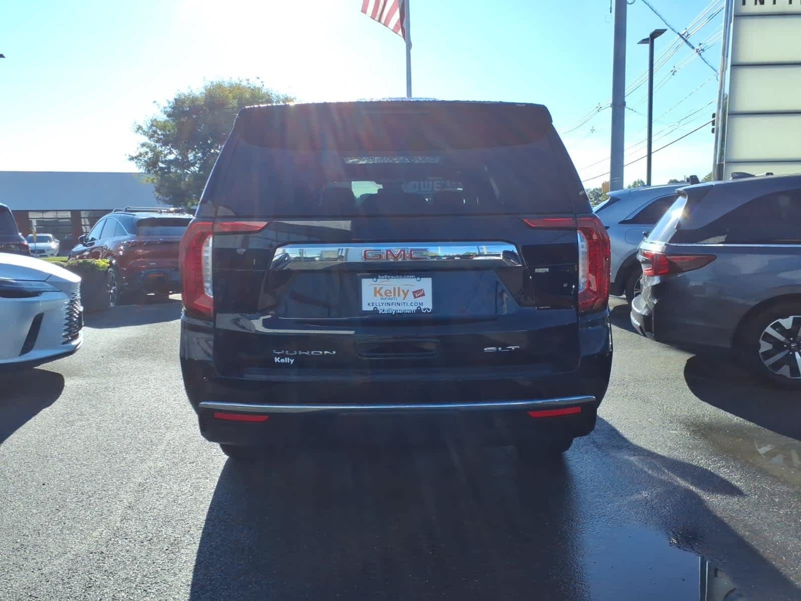 Used 2023 GMC Yukon XL SLT w/ SLT Premium Package AWD/4WD image 5