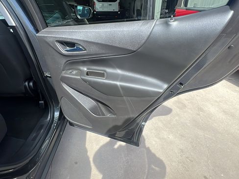 Used 2019 Chevrolet Equinox LT w/ Sun & Navigation Package image 17