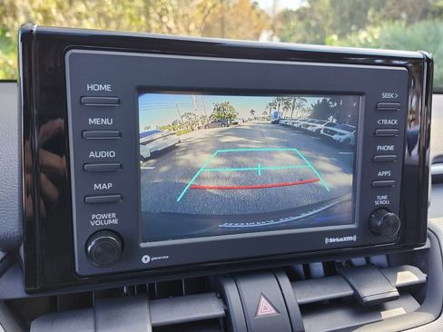 Used 2021 Toyota RAV4 XLE image 27