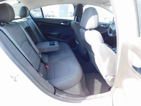 Used 2017 Chevrolet Cruze LT w/ Convenience Package image 20
