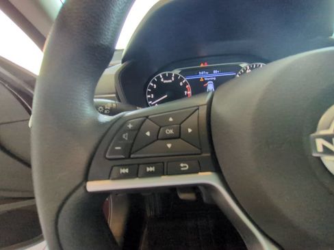 Used 2024 Nissan Altima 2.5 SV FWD image 16