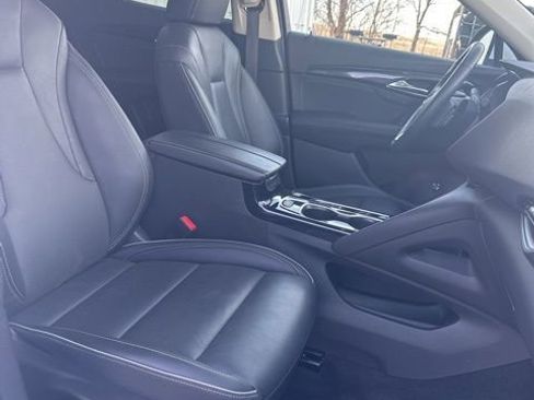 Used 2023 Buick Envision Essence image 36