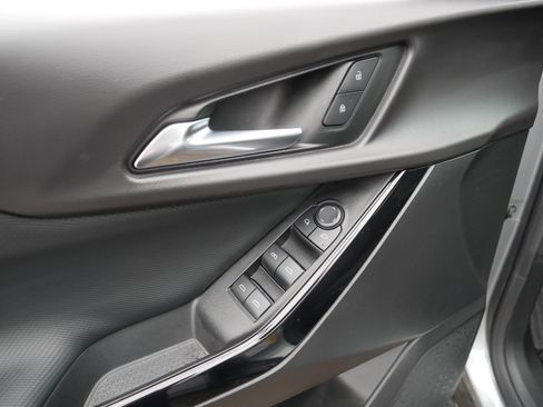 Used 2025 Chevrolet Equinox LT image 19