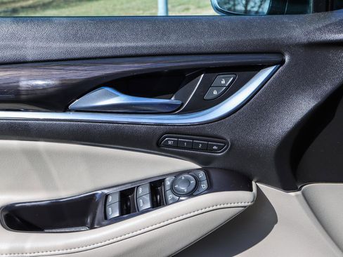 Used 2018 Buick Enclave Premium w/ Experience Buick Package image 35