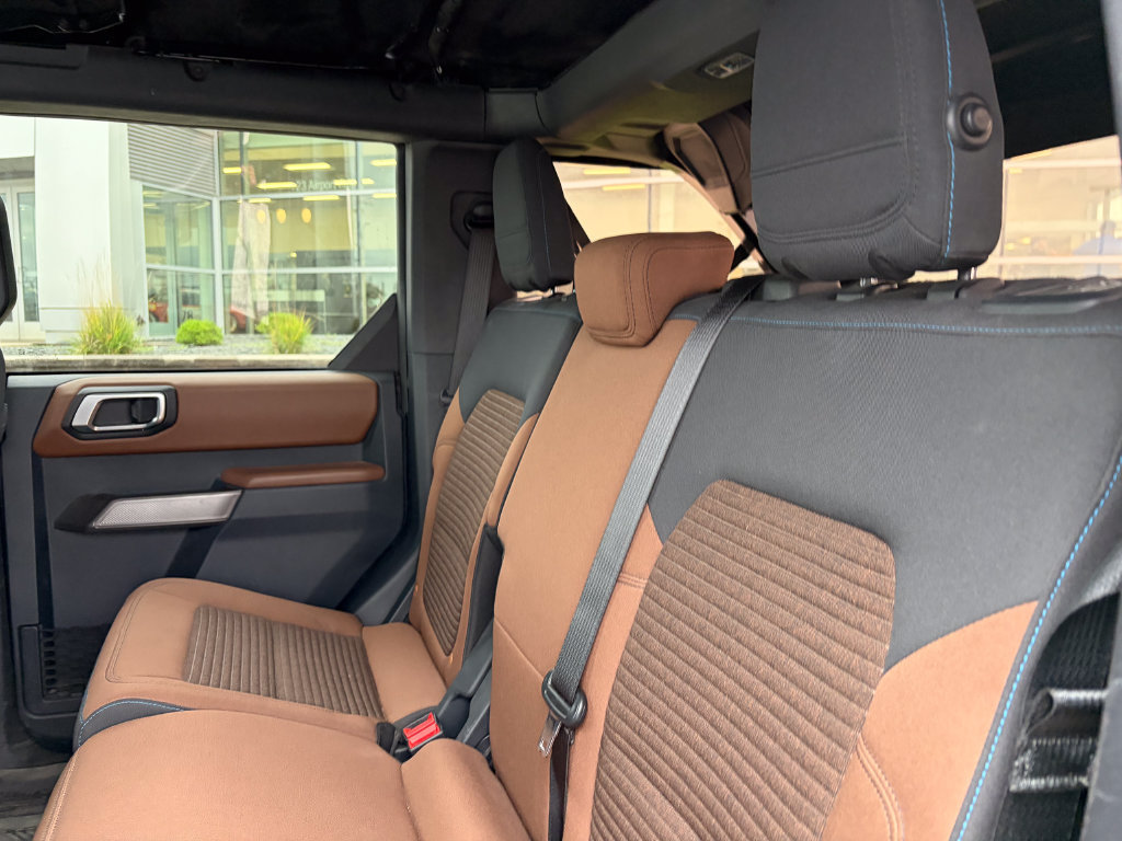 Used 2021 Ford Bronco Outer Banks AWD/4WD image 13