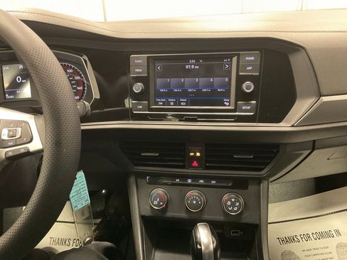 Used 2019 Volkswagen Jetta image 23