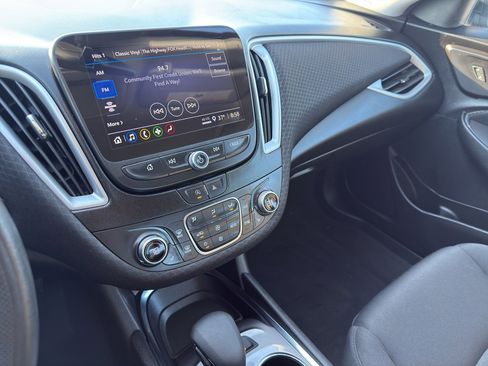 Used 2024 Chevrolet Malibu LT image 21