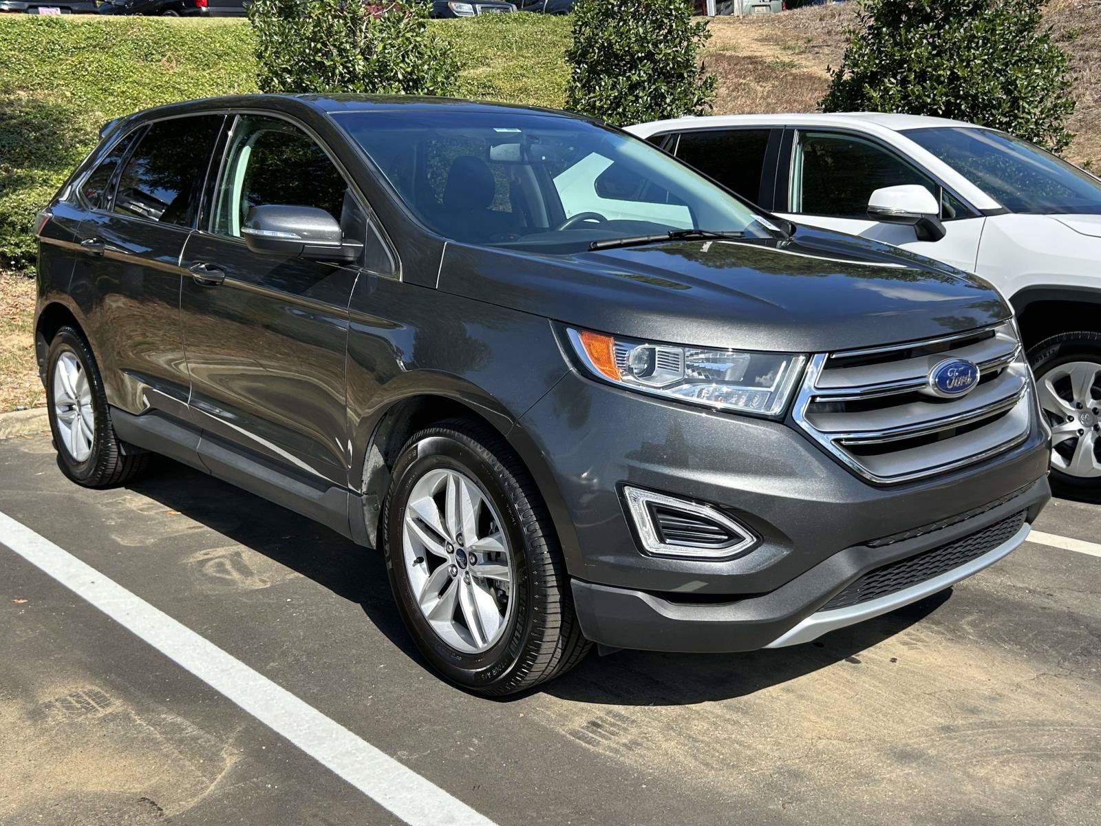 Used 2018 Ford Edge SEL FWD image 1