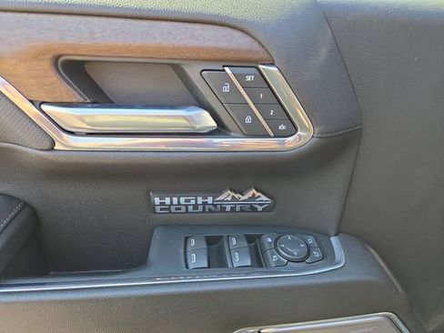 Used 2023 Chevrolet Silverado 1500 High Country w/ High Country Premium Package AWD/4WD image 16