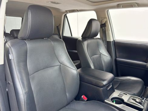Used 2018 Toyota 4Runner Limited AWD/4WD image 35