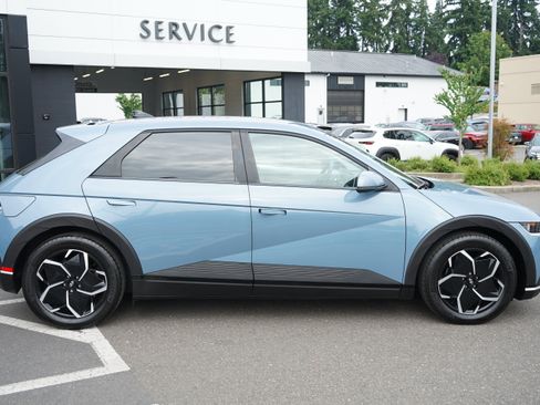 Used 2024 Hyundai Ioniq 5 SE AWD/4WD image 2