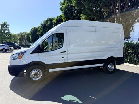 Used 2024 Ford Transit 250 148 High Roof AWD image 2