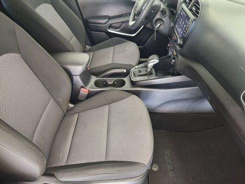 Used 2024 Kia Soul LX w/ Option Group 015 FWD image 13