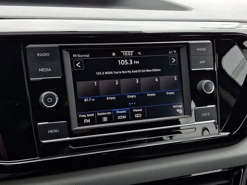 Certified 2022 Volkswagen Taos S image 16