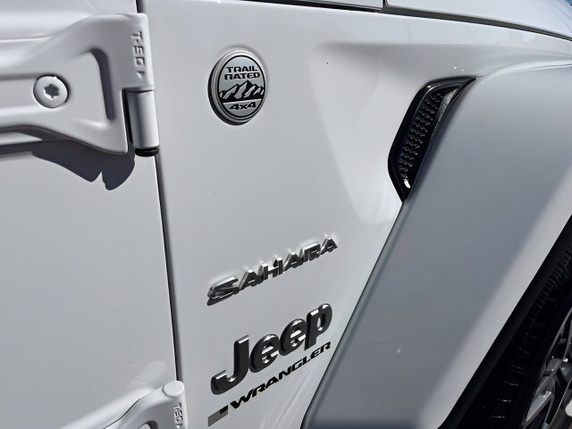Used 2024 Jeep Wrangler Unlimited Sahara AWD/4WD image 38