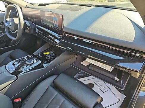 Used 2024 BMW 530i xDrive w/ Premium Package image 11