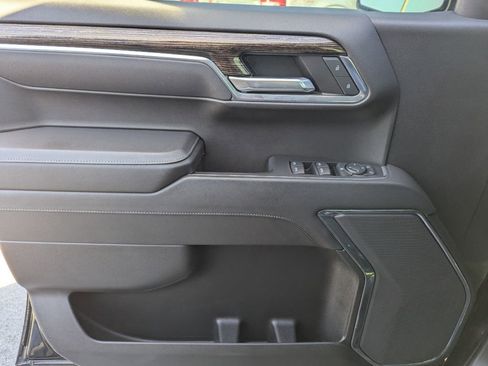 Used 2024 GMC Sierra 1500 Elevation image 23