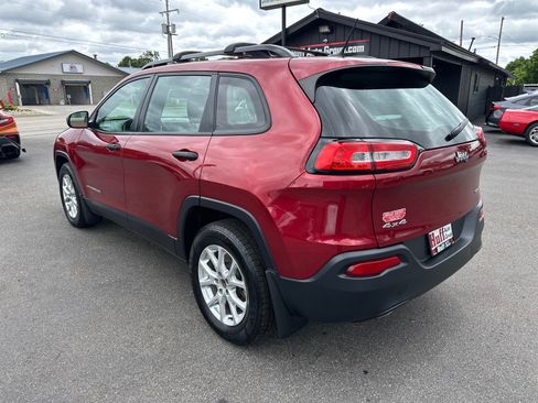 Used 2015 Jeep Cherokee Sport w/ Cold Weather Group AWD/4WD image 5