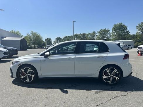 New 2026 Volkswagen GTI SE FWD image 2