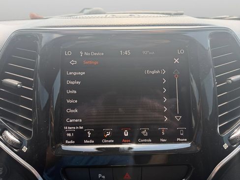 Used 2019 Jeep Cherokee Limited FWD image 26