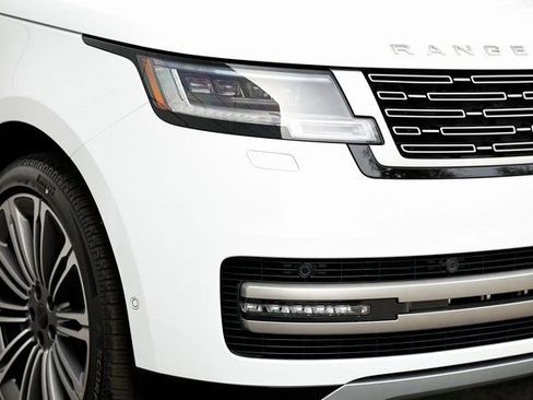 New 2026 Land Rover Range Rover SE image 16
