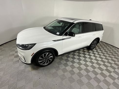 Used 2025 Lincoln Aviator 2WD w/ Equipment Group 101A image 9