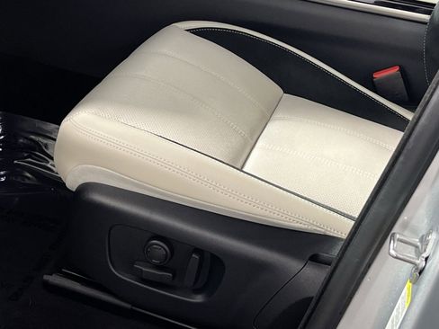 Used 2020 Land Rover Range Rover Velar R-Dynamic S image 14