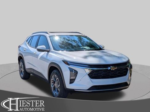 New 2026 Chevrolet Trax LT w/ Sunroof Package FWD image 1