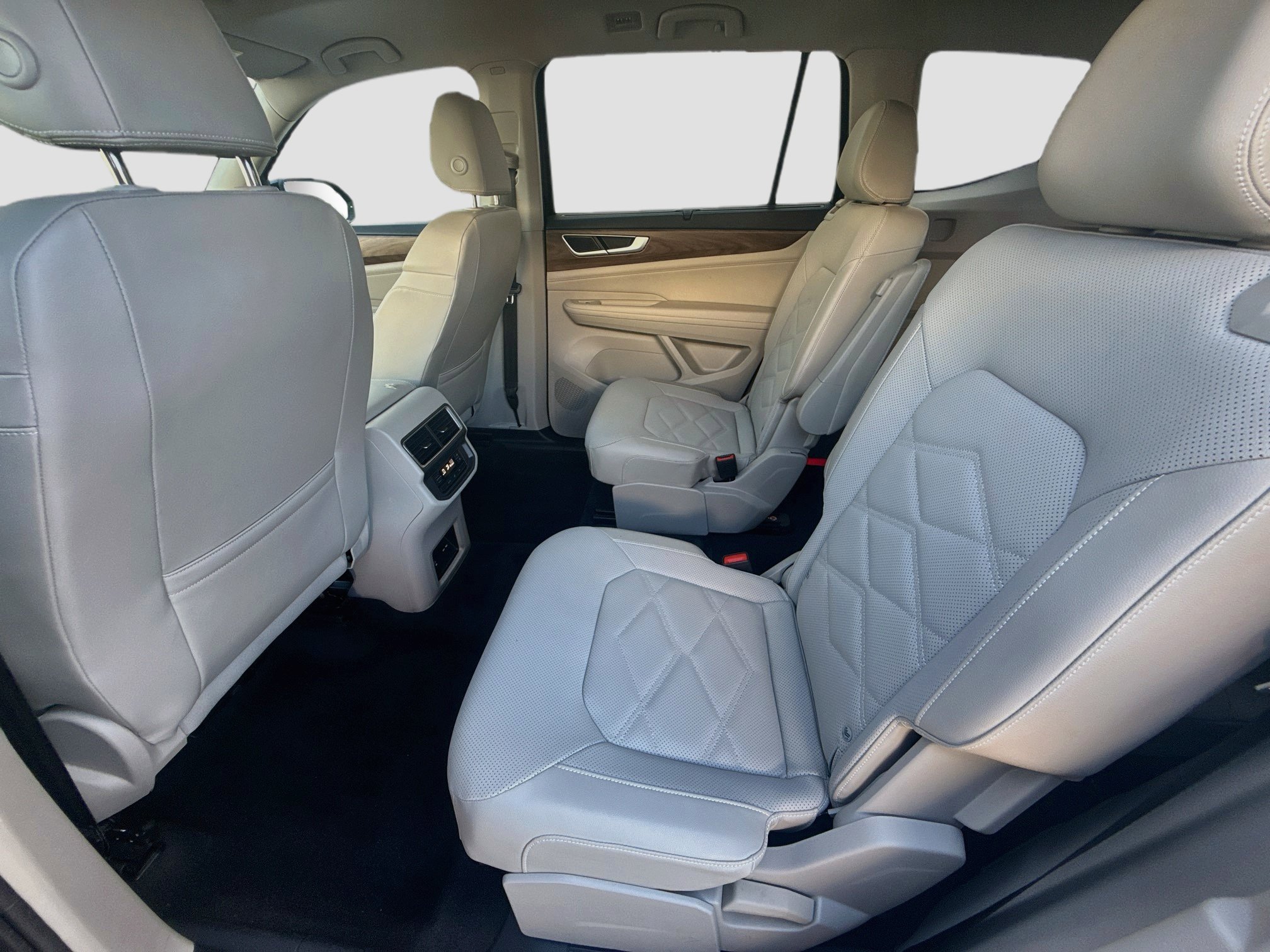 Certified 2024 Volkswagen Atlas SE FWD image 23