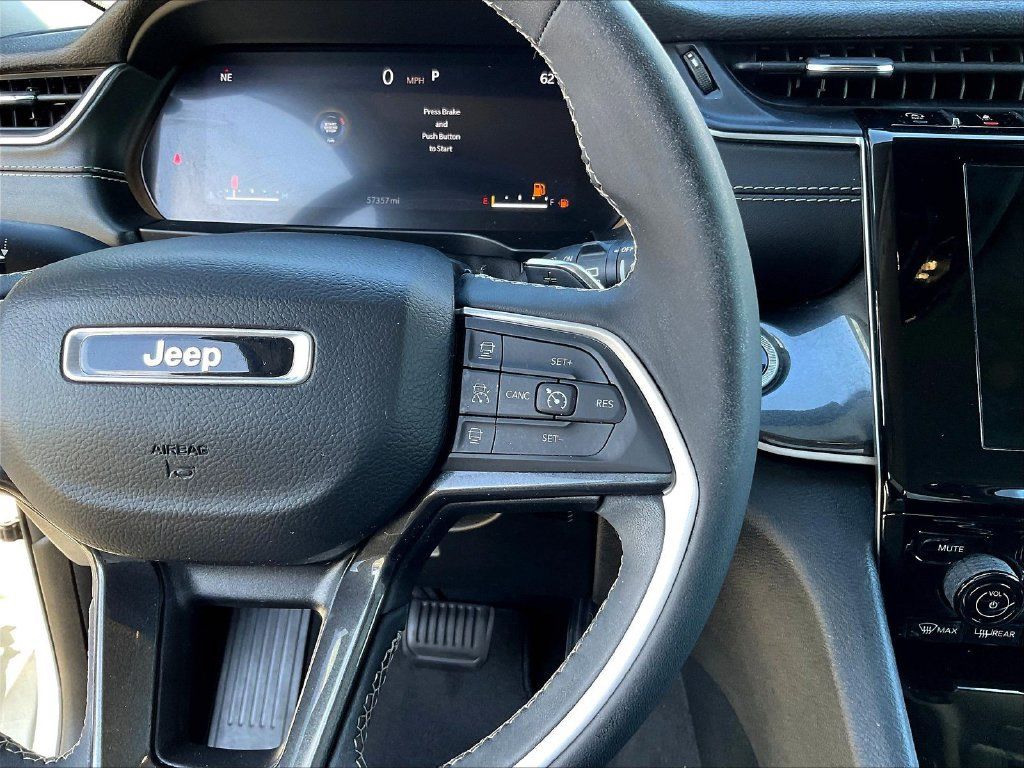 Used 2023 Jeep Grand Cherokee L Laredo AWD/4WD image 14