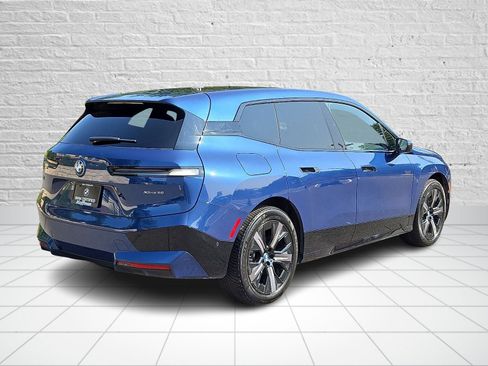 Used 2024 BMW iX xDrive50 w/ Sport Package AWD/4WD image 6