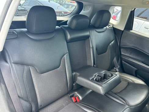 Used 2020 Jeep Compass Latitude FWD image 45