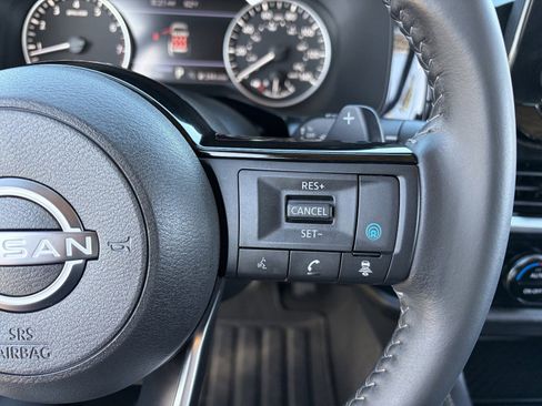 Used 2023 Nissan Pathfinder SV image 26