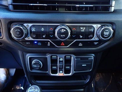 Used 2025 Jeep Wrangler Sport S w/ Convenience Group image 16